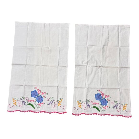 Vintage Hand-Embroidered Applique Cotton Pillowcases Floral Cottage Granny Core - Picture 2 of 4